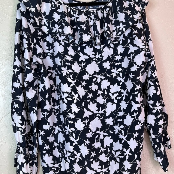 Silk Exchange Victorian Floral Silk Ruffle Neck Blouse in Black and White Size M - Picture 6 of 6